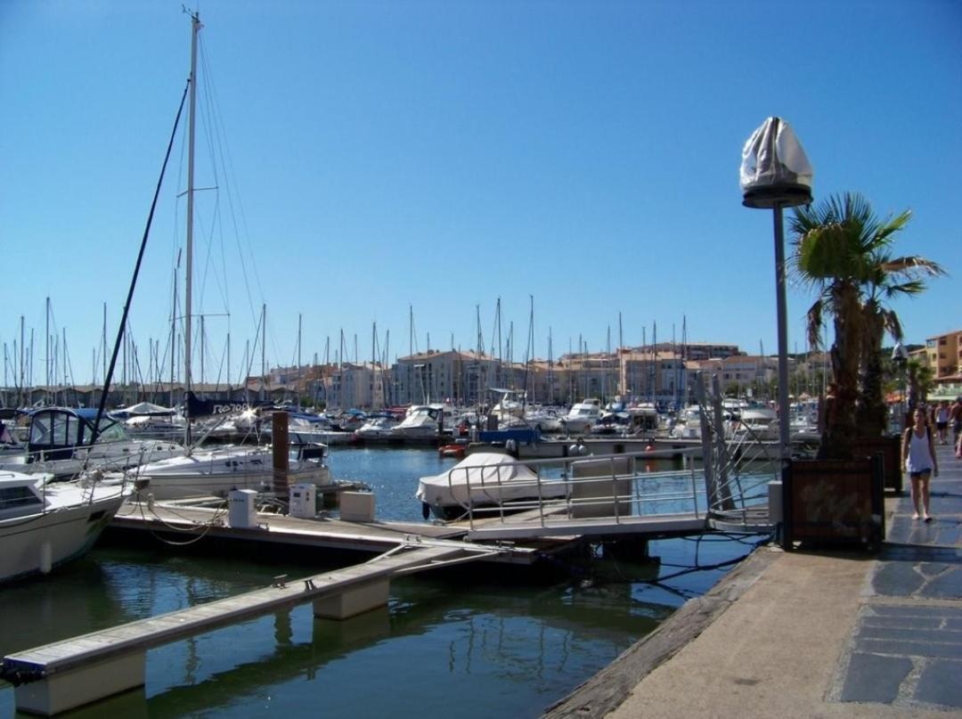 Studio Pour 4 Personnes Proche Du Port Et Des Plages Agde Buitenkant foto