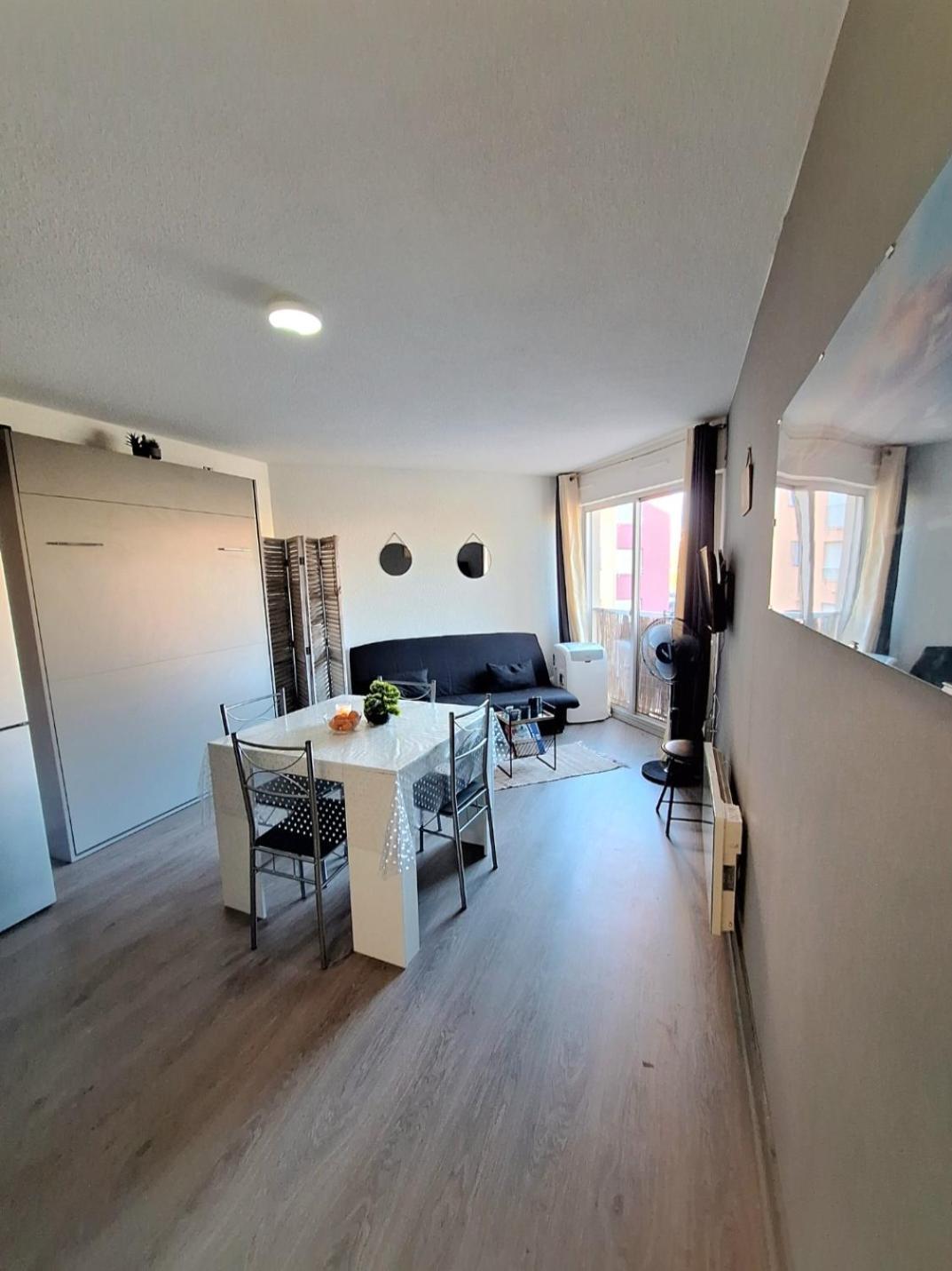 Studio Pour 4 Personnes Proche Du Port Et Des Plages Agde Buitenkant foto